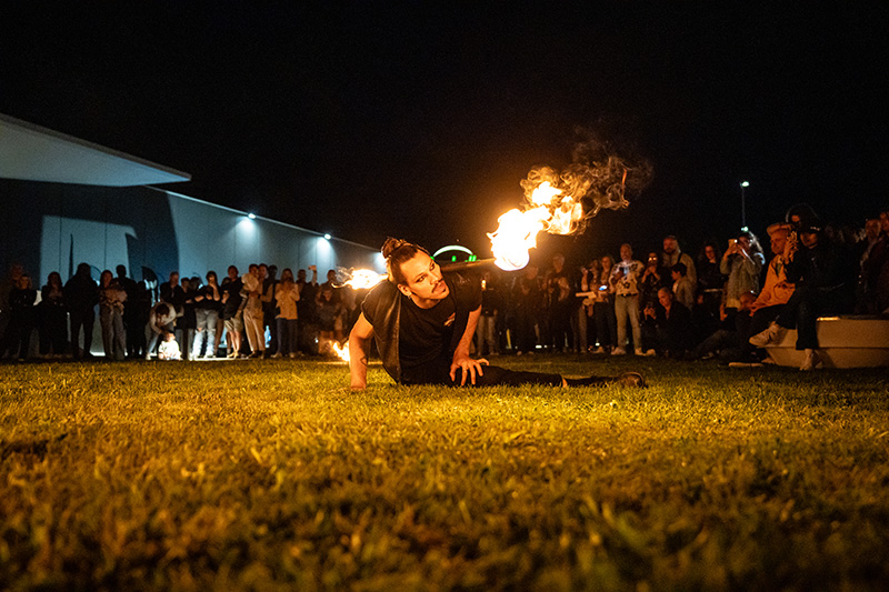 Nicola Colleoni Performer durante la festa HD20 a Bergamo